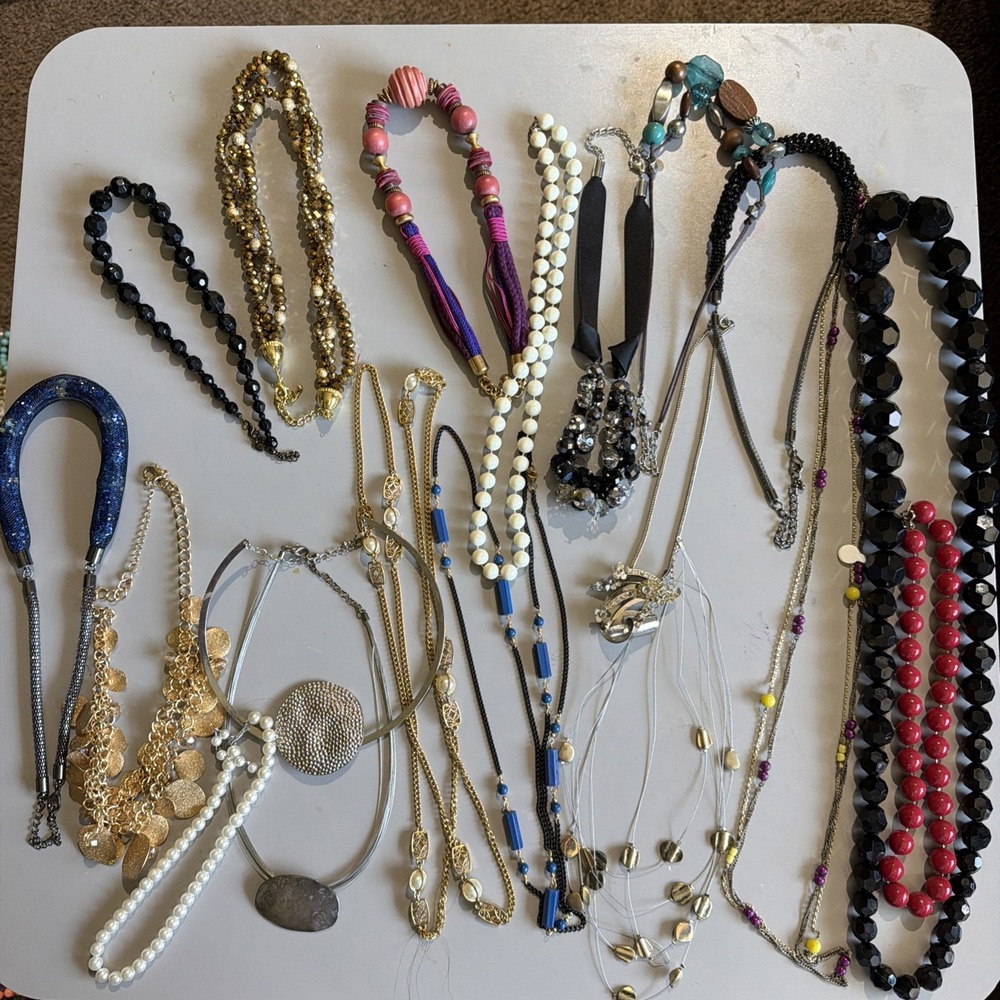 Vintage LOT of Costume Jewelry Necklaces Mixed Between Beaded Chains Varying